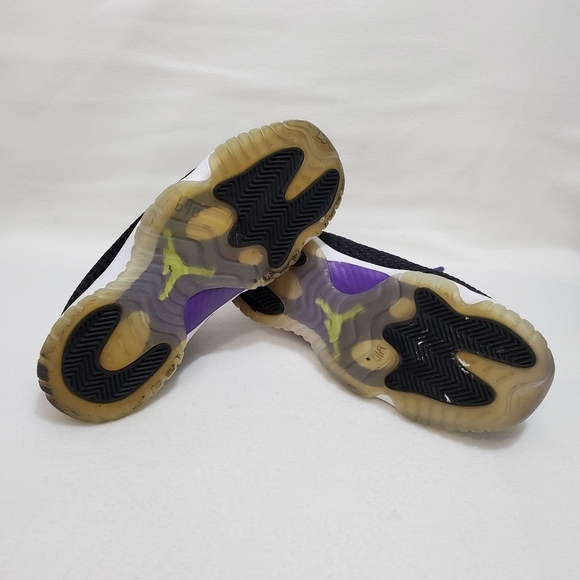 Jordan Future Low Purple/Black Sneakers - Picture 4 of 5